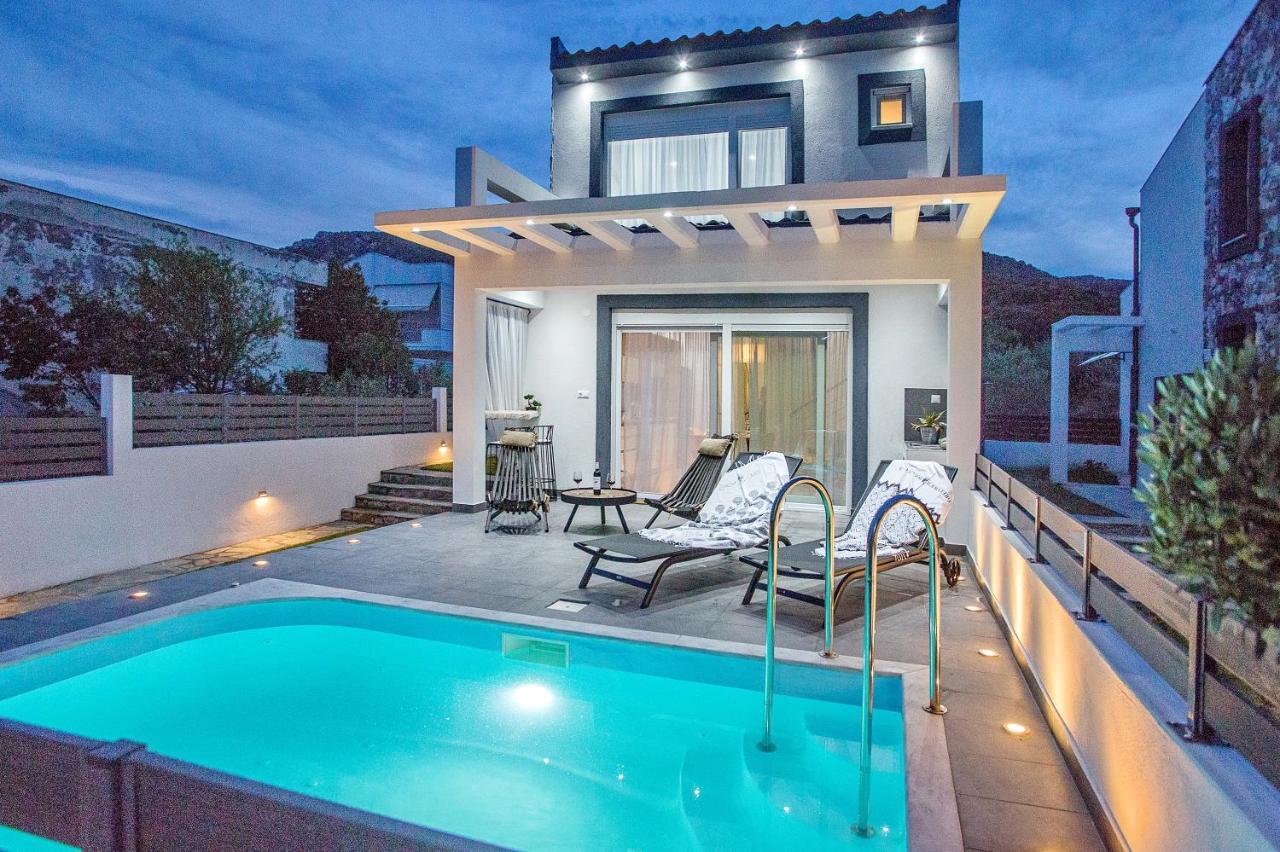 Joy C Deluxe Villa Nea Iraklitsa Exterior photo