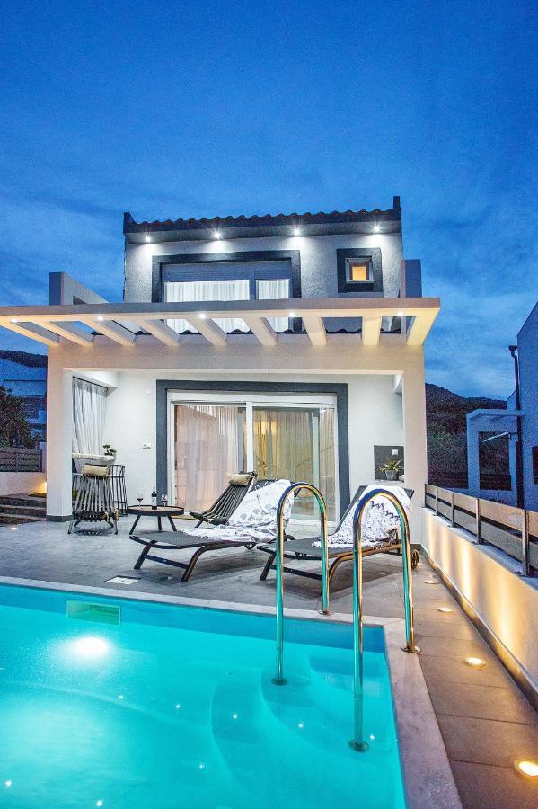 Joy C Deluxe Villa Nea Iraklitsa Exterior photo